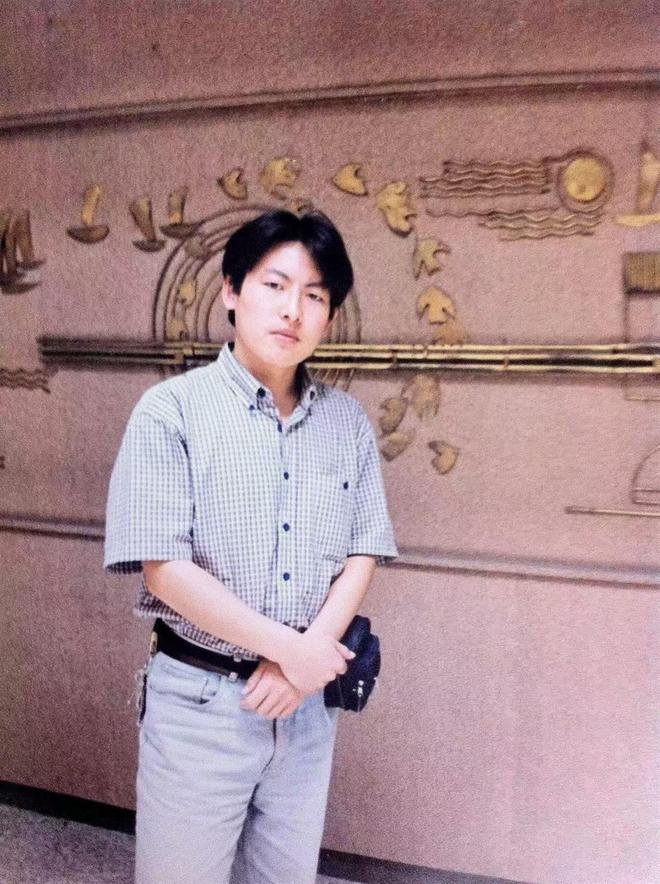 青田:以文字还原隐蔽战线的沉默与滚烫新葡京专访《沉默的荣耀》小说改编者常(图5) 青田:以文字还原隐蔽战线的沉默与滚烫新葡京专访《沉默的荣耀》小说改编者常(图5)